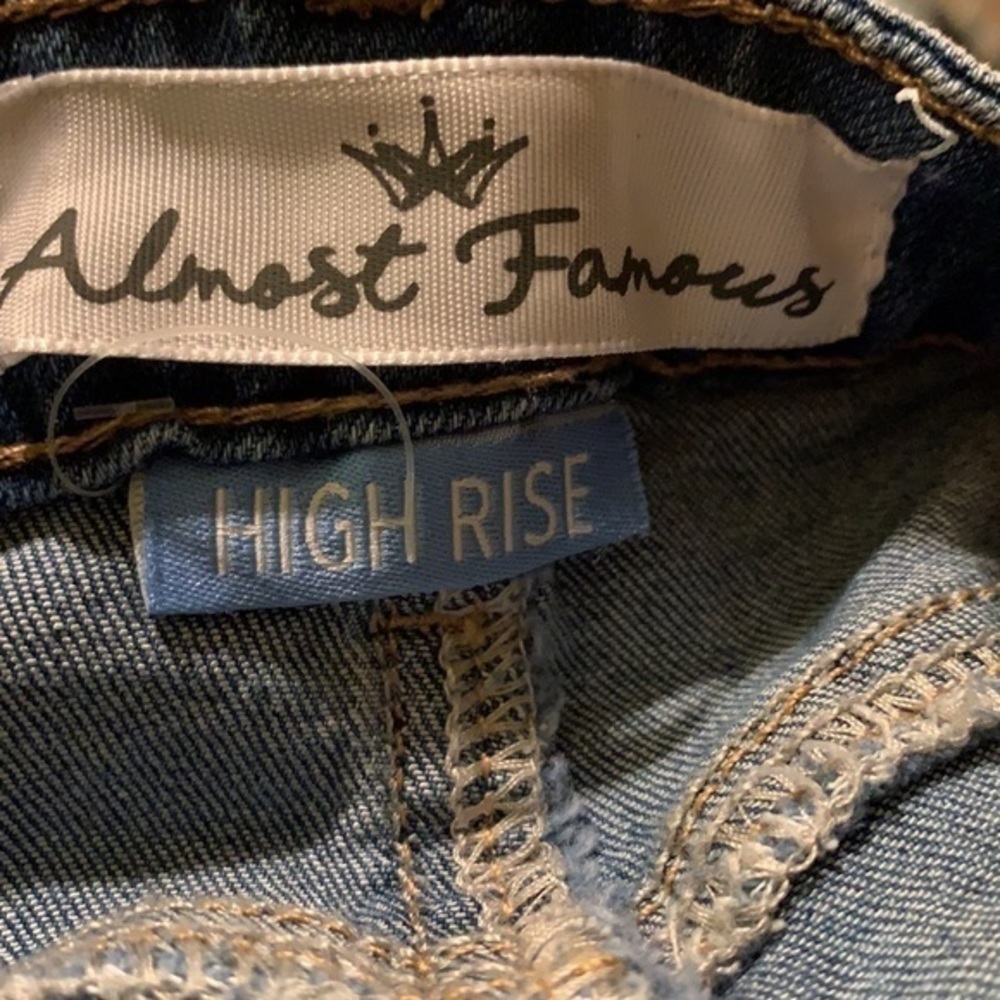 ALMOST FAMOUS, HIGH RISE SHORTS - Picture 9 of 10